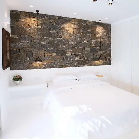 Apartment Phos By Rocks Estates *