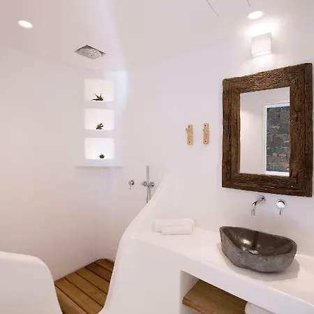 Apartment Phos By Rocks Estates *